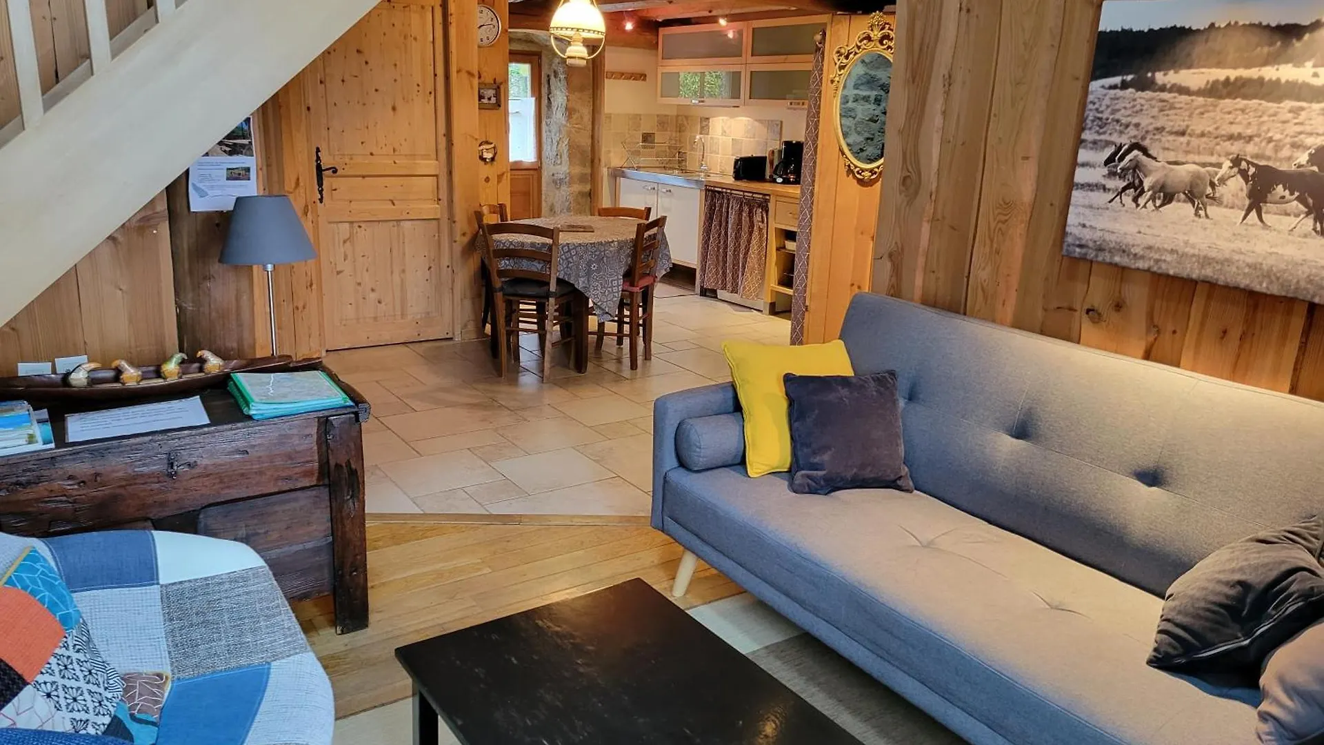 Magnifique Gite En Bord De Lac Devesset Chalet