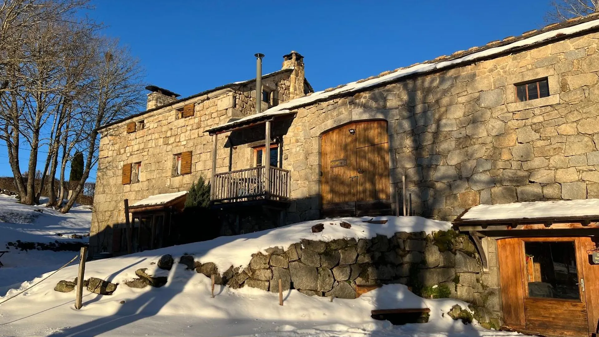 Magnifique Gite En Bord De Lac Devesset