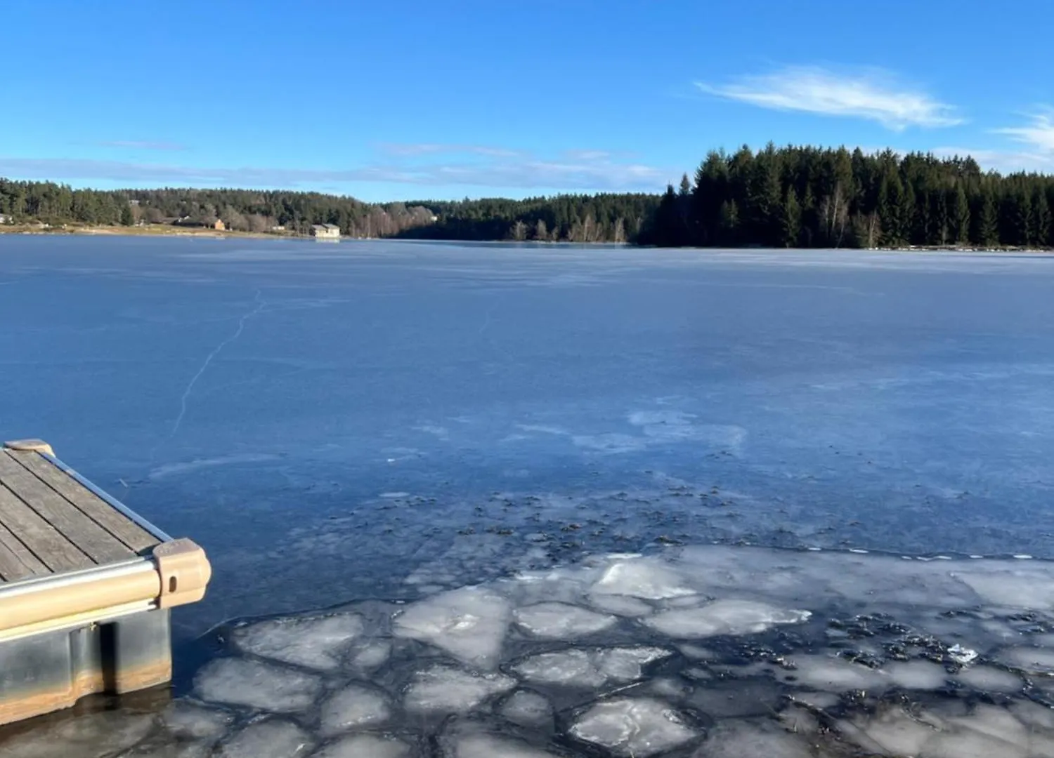 Magnifique Gite En Bord De Lac Devesset Chalet